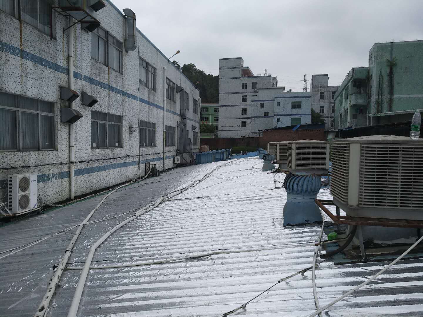 深圳市坪山正一电子电缆铁皮瓦搭建及防水补漏